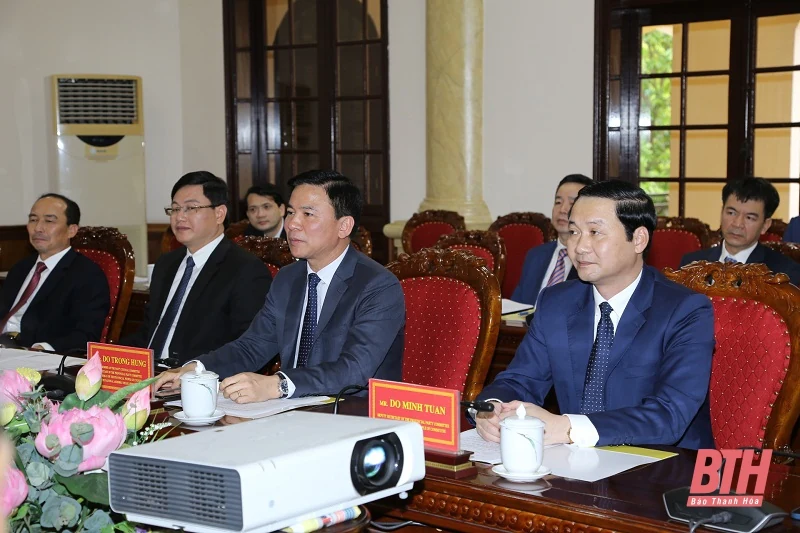 Đồng chí Bí thư Tỉnh ủy và Chủ tịch UBND tỉnh tiếp, làm việc với Tổng Giám đốc Tổ hợp Samsung Việt Nam
