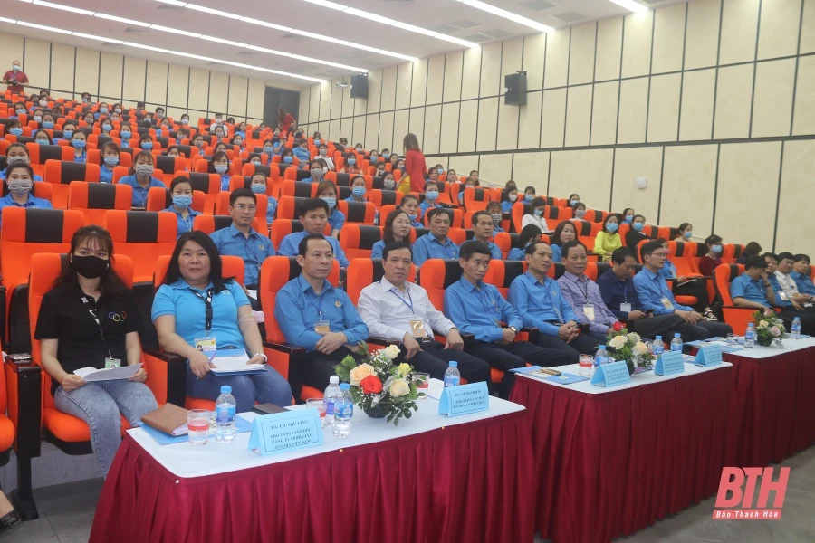 Ký kết ghi nhớ thực hiện Chương trình “75 nghìn sáng kiến vượt khó, phát triển”