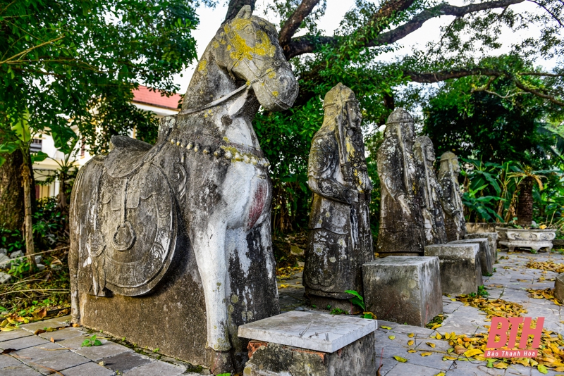 Lăng mộ đá hàng trăm năm tuổi ở thành phố Thanh Hoá