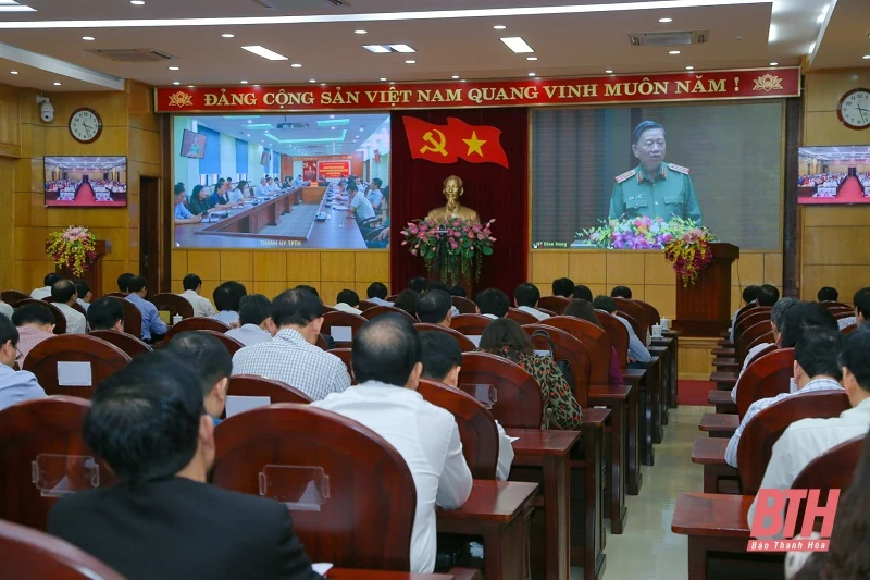 Ngày thứ hai, Hội nghị trực tuyến toàn quốc nghiên cứu, học tập, quán triệt Nghị quyết Đại hội Đảng lần thứ XIII