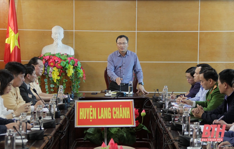 Phó Chủ tịch Chuyên trách Ủy ban ATGT Quốc gia kiểm tra hiện trường và thăm hỏi gia đình các nạn nhân vụ tai nạn giao thông tại huyện Lang Chánh