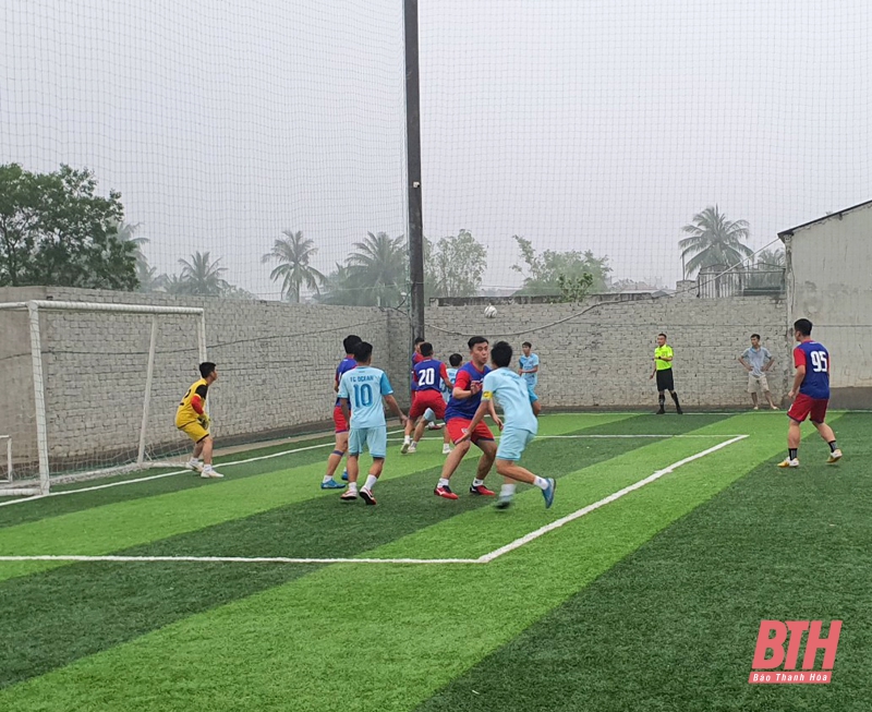 17 đội bóng tranh tài tại Giải vô địch bóng đá các câu lạc bộ thị xã Nghi Sơn 2021