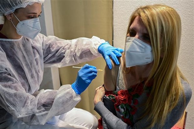 Tây Ban Nha tăng độ tuổi giới hạn với người tiêm vaccine AstraZeneca