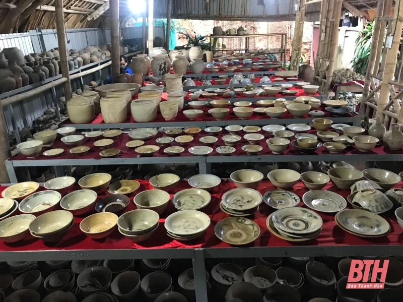 Người sưu tầm hơn 50.000 cổ vật và 5 ngôi nhà cổ