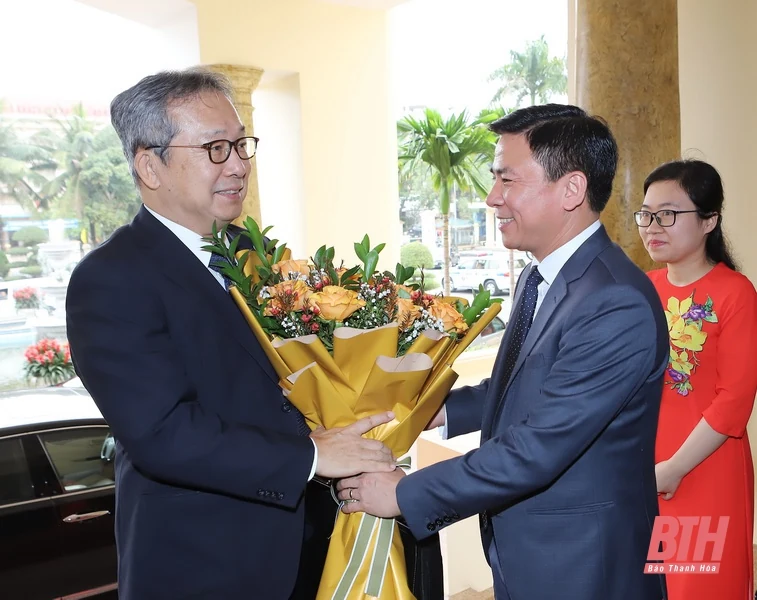 Ngài Yamada Takio, Đại sứ đặc mệnh toàn quyền Nhật Bản tại Việt Nam thăm và làm việc tại tỉnh Thanh Hóa
