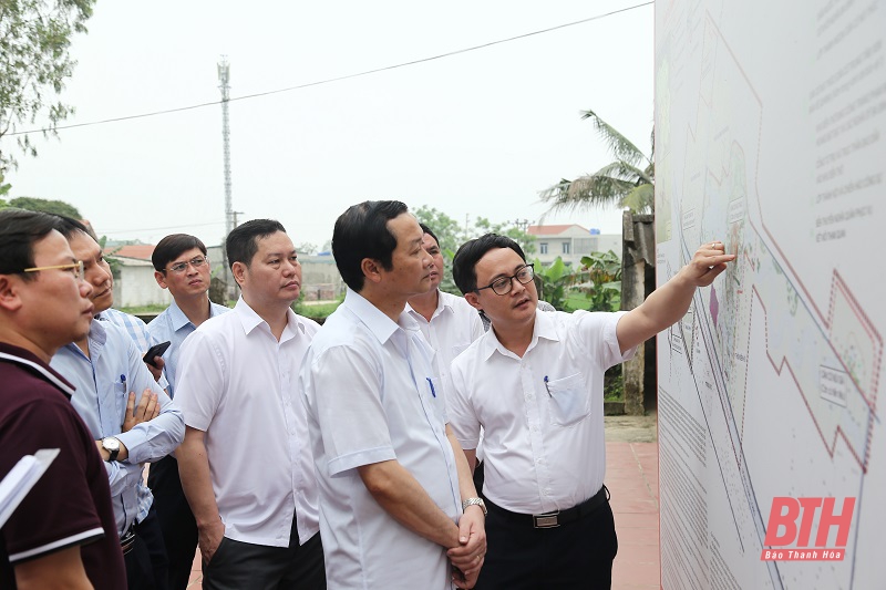 Chủ tịch UBND tỉnh Đỗ Minh Tuấn kiểm tra thực hiện Dự án đường giao thông từ KCN Bỉm Sơn đến đường bộ ven biển đoạn Nga Sơn - Hoằng Hóa