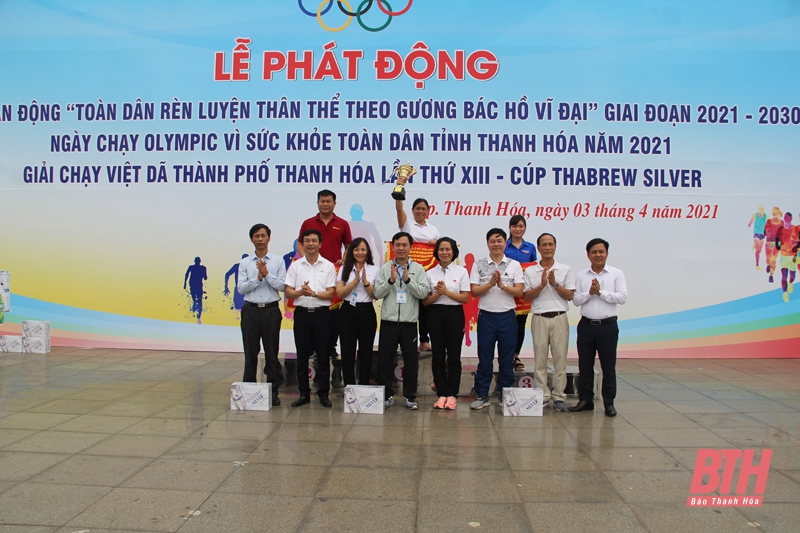 Những hình ảnh tại lễ phát động “Toàn dân rèn luyện thân thể theo gương Bác Hồ vĩ đại”, Ngày chạy Olympic “Vì sức khỏe toàn dân” và Giải việt dã TP Thanh Hóa 2021