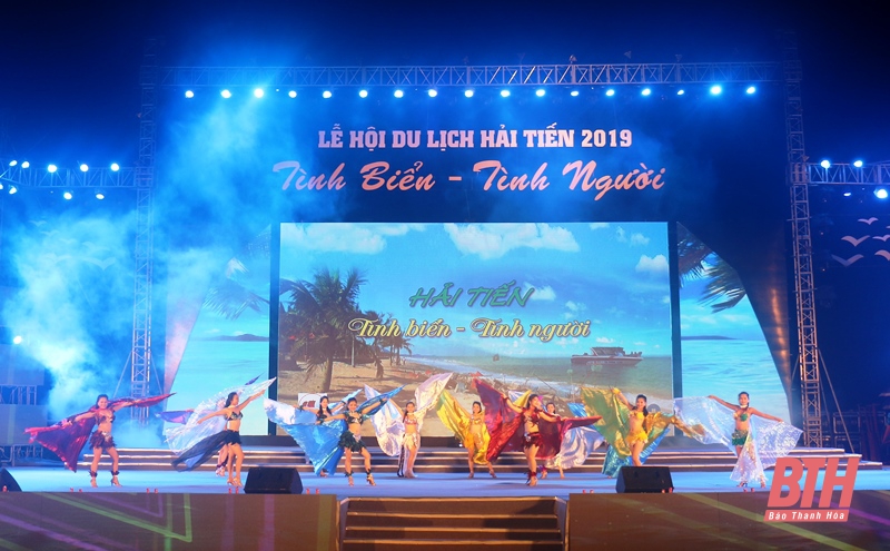 Lễ hội Du lịch biển Hải Tiến năm 2021 diễn ra vào ngày 1-5 với nhiều hoạt động hấp dẫn