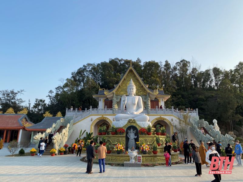 Lễ hội Du lịch biển Hải Tiến năm 2021 diễn ra vào ngày 1-5 với nhiều hoạt động hấp dẫn