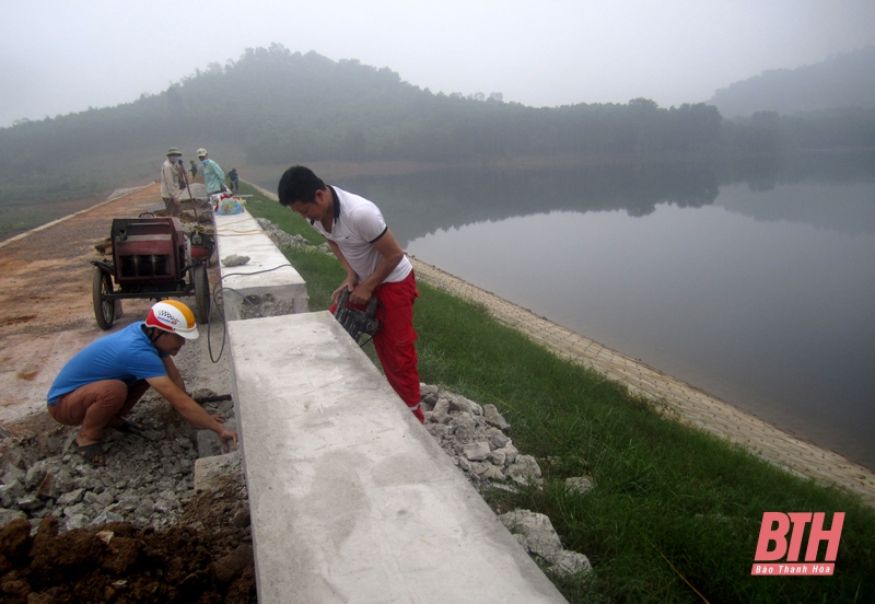Khẩn trương khắc phục sai sót trong thi công nâng cấp, sửa chữa bảo đảm an toàn hồ Đá Bàn