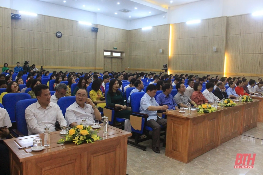 Học tập Chuyên đề “Bác Hồ với ngành Giáo dục và Đào tạo”