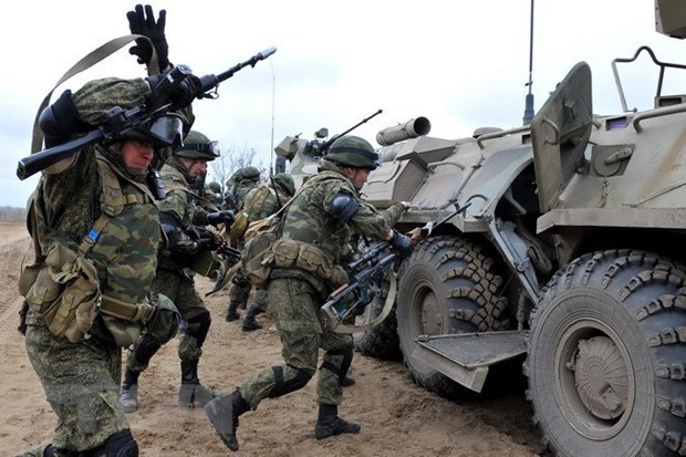 Quân đội Nga di chuyển trong lãnh thổ để đảm bảo an ninh quốc gia