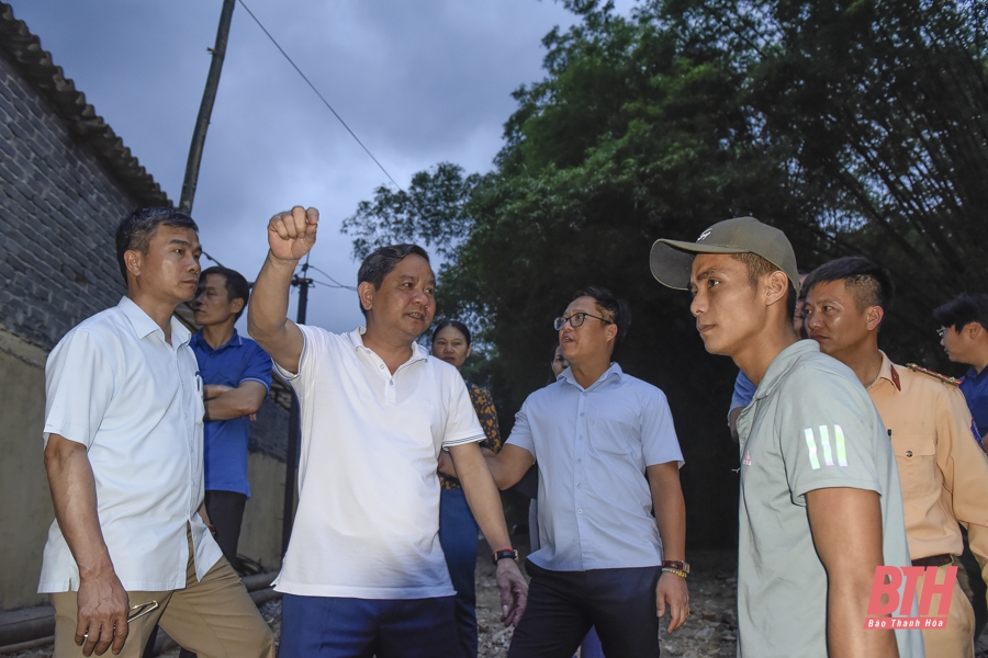 Huyện Bá Thước tổng lực truy tìm thủ phạm xả thải gây ô nhiễm nguồn nước sông Mã