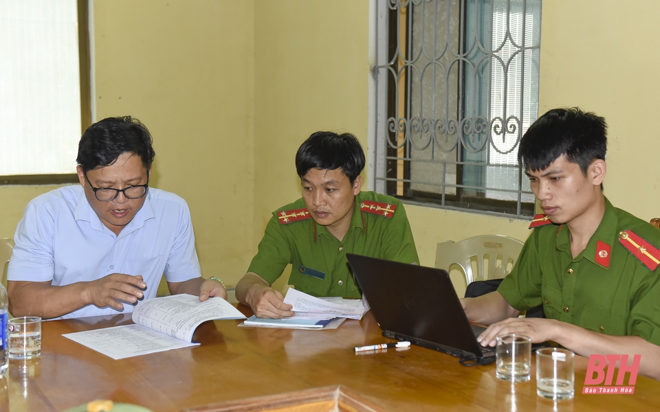 Huyện Bá Thước tổng lực truy tìm thủ phạm xả thải gây ô nhiễm nguồn nước sông Mã