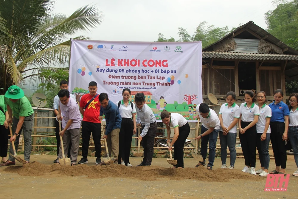 CLB “Vì trẻ em vùng cao” khởi công xây dựng 2 điểm trường tại Quan Hóa