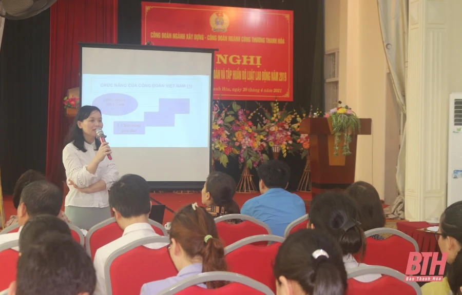 Bồi dưỡng nghiệp vụ cho cán bộ Công đoàn cơ sở