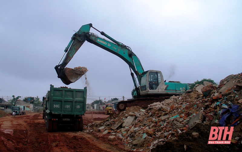 Thị xã Nghi Sơn cưỡng chế thu hồi đất thực hiện Dự án đường Đông Tây 4 đi cảng Nghi Sơn