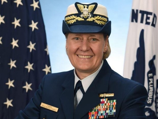Ông Biden đề cử nữ đô đốc 4 sao đầu tiên của Lực lượng bảo vệ bờ biển