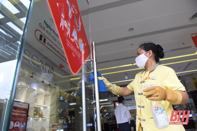 Đẩy mạnh phòng, chống dịch COVID-19 tại các siêu thị, trung tâm thương mại
