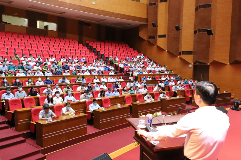 Bí Thư Tỉnh ủy Đỗ Trọng Hưng và các ứng cử viên HĐND tỉnh tiếp xúc cử tri, vận động bầu cử tại TP Thanh Hóa