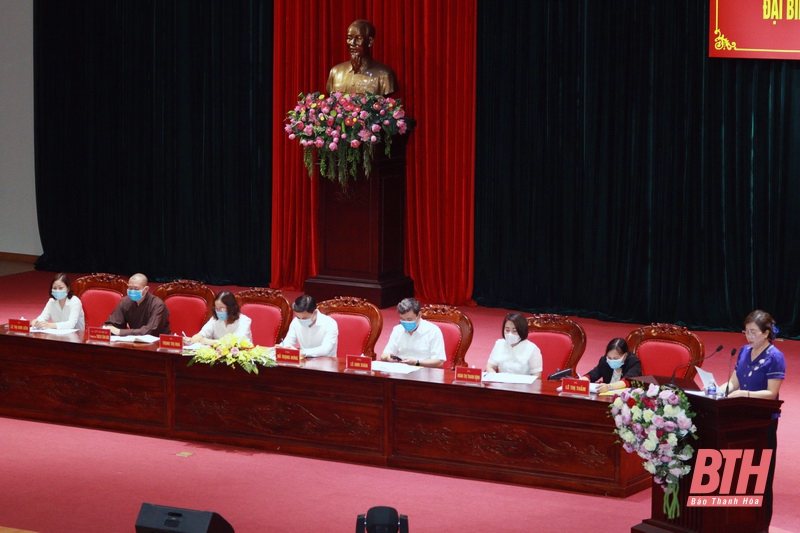 Bí Thư Tỉnh ủy Đỗ Trọng Hưng và các ứng cử viên HĐND tỉnh tiếp xúc cử tri, vận động bầu cử tại TP Thanh Hóa