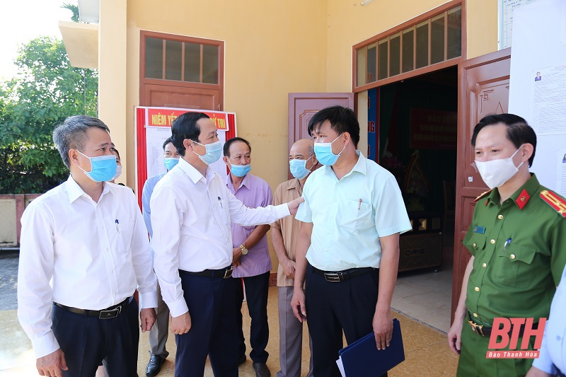 Chủ tịch UBND tỉnh Đỗ Minh Tuấn kiểm tra công tác chuẩn bị bầu cử tại thị xã Nghi Sơn