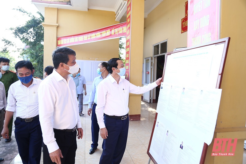 Chủ tịch UBND tỉnh Đỗ Minh Tuấn kiểm tra công tác chuẩn bị bầu cử tại thị xã Nghi Sơn