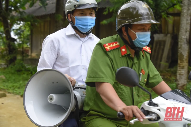 Huyện biên giới Mường Lát rực rỡ cờ, hoa, khẩu hiệu chào mừng ngày bầu cử