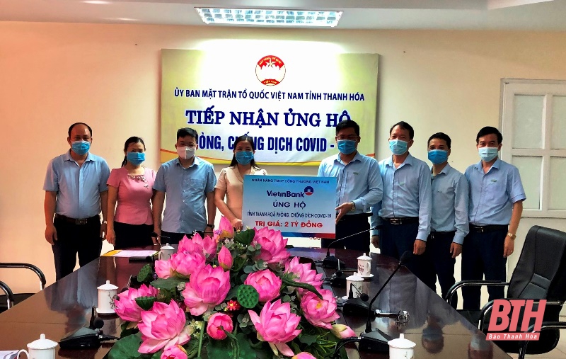 Ngân hàng TMCP Công thương Việt Nam ủng hộ tỉnh Thanh Hóa 2 tỷ đồng phòng, chống dịch COVID - 19