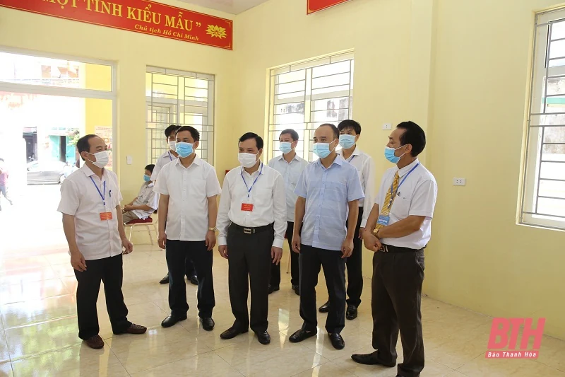 Phó Bí thư Thường trực Tỉnh ủy Lại Thế Nguyên kiểm tra công tác bầu cử tại huyện Thiệu Hóa và TP Sầm Sơn