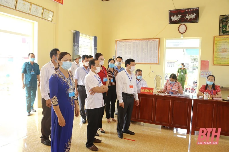 Phó Bí thư Thường trực Tỉnh ủy Lại Thế Nguyên kiểm tra công tác bầu cử tại huyện Thiệu Hóa và TP Sầm Sơn