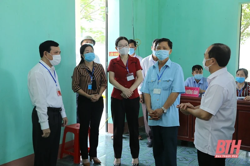 Phó Bí thư Thường trực Tỉnh ủy Lại Thế Nguyên kiểm tra công tác bầu cử tại huyện Thiệu Hóa và TP Sầm Sơn