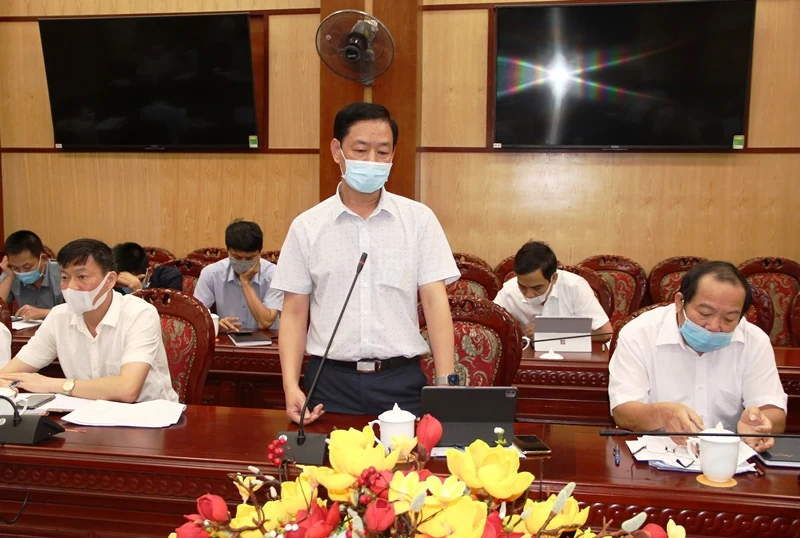 Phó Chủ tịch UBND tỉnh Nguyễn Văn Thi nghe báo cáo Đề án thu hút đầu tư theo hình thức PPP