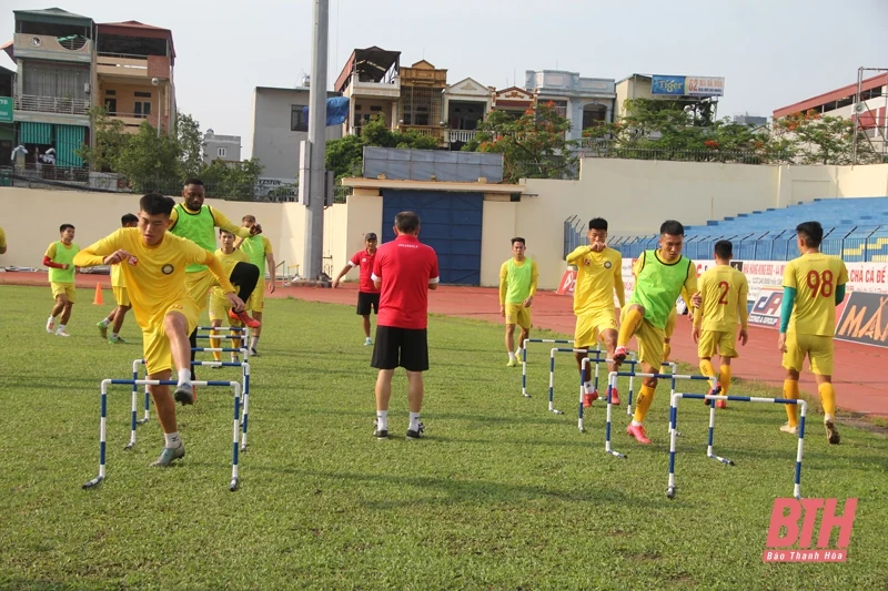 CLB Đông Á Thanh Hóa hội quân, hào hứng trở lại tập luyện