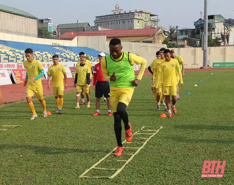 CLB Đông Á Thanh Hóa hội quân, hào hứng trở lại tập luyện