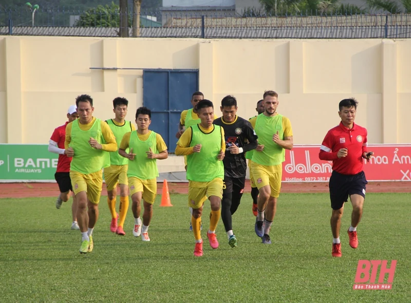 CLB Đông Á Thanh Hóa hội quân, hào hứng trở lại tập luyện