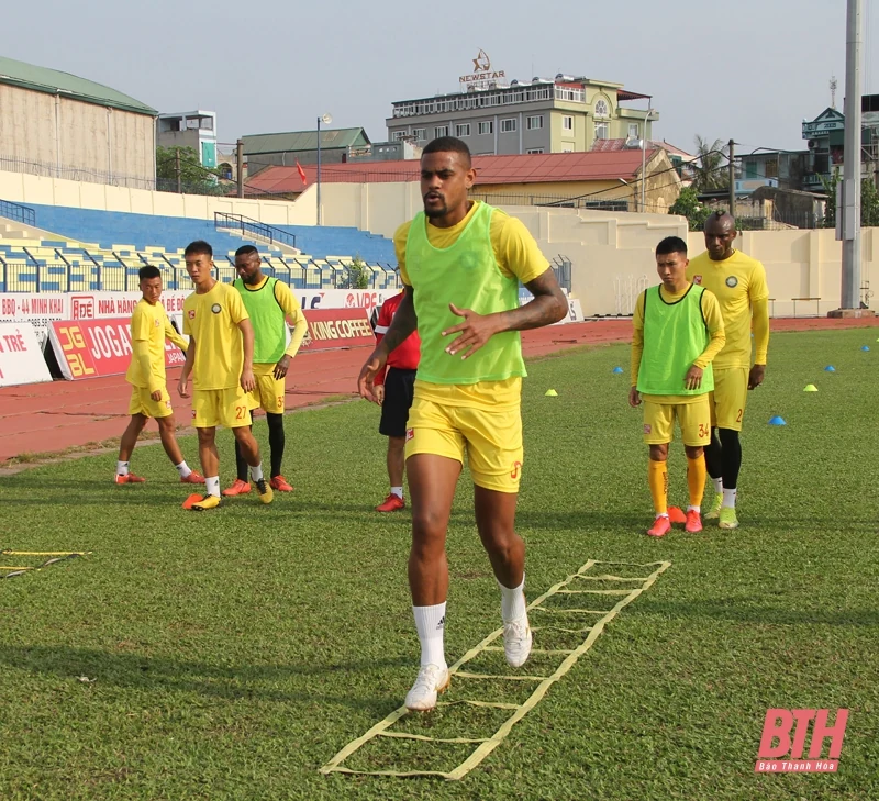 CLB Đông Á Thanh Hóa hội quân, hào hứng trở lại tập luyện