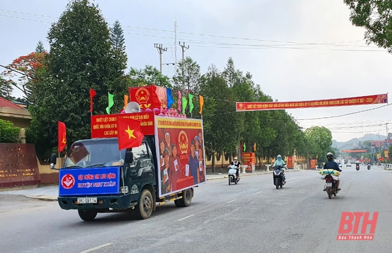Sôi nổi các hoạt động tuyên truyền chào mừng bầu cử bằng xe lưu động