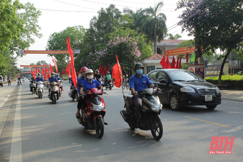 Huyện Vĩnh Lộc tuyên truyền lưu động bầu cử đại biểu Quốc hội khóa XV và đại biểu HĐND các cấp nhiệm kỳ 2021-2026