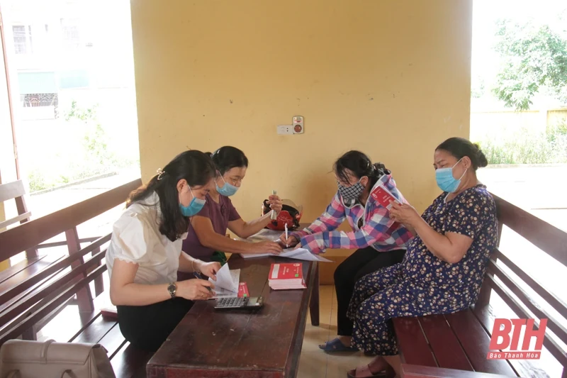 Một hình thức vay vốn phù hợp với phụ nữ nghèo