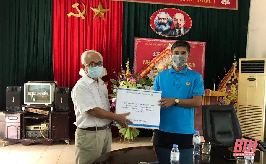 Thành lập “Tổ an toàn COVID-19” tại Công ty CP Sản xuất và thương mại Cẩm Trướng