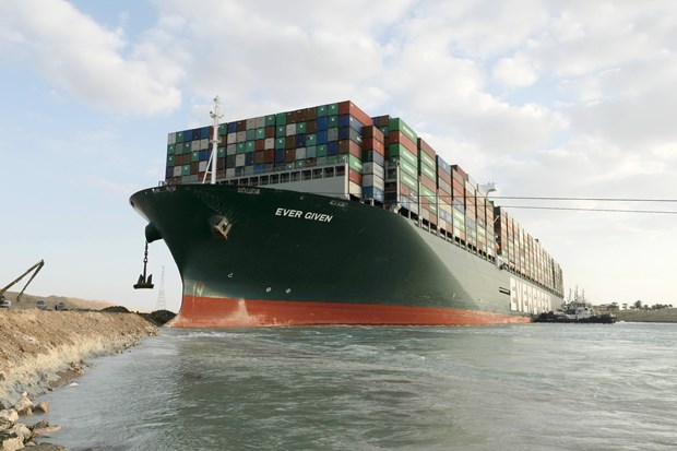 Tòa án Ai Cập ra phán quyết tiếp tục giữ tàu container Ever Given