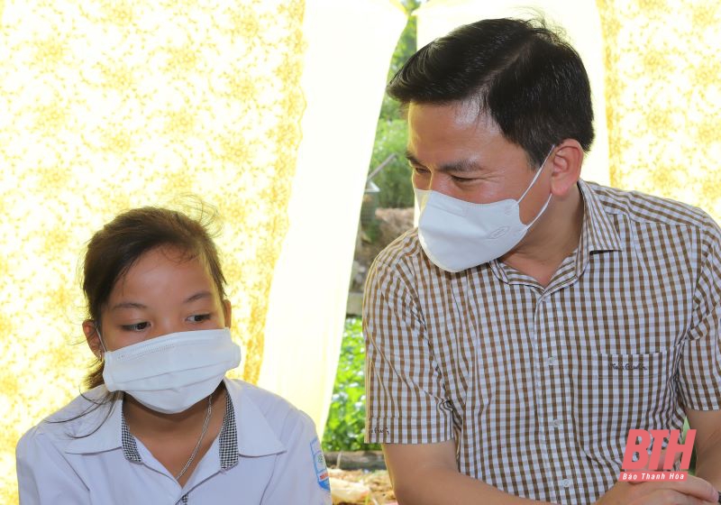 Đồng chí Bí thư Tỉnh ủy Đỗ Trọng Hưng thăm và làm việc tại huyện Triệu Sơn
