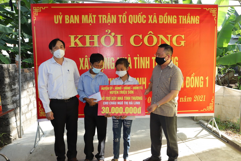 Đồng chí Bí thư Tỉnh ủy Đỗ Trọng Hưng thăm và làm việc tại huyện Triệu Sơn