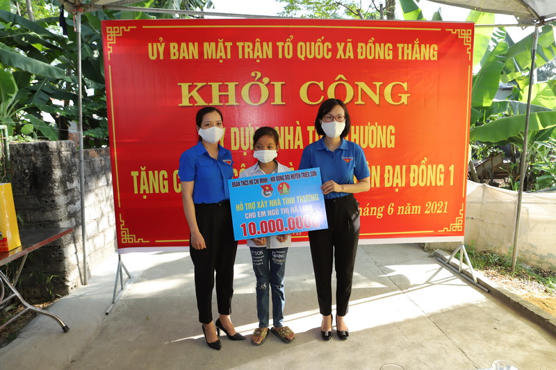 Đồng chí Bí thư Tỉnh ủy Đỗ Trọng Hưng thăm và làm việc tại huyện Triệu Sơn