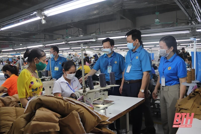 Kiểm tra việc thành lập và hoạt động của “Tổ an toàn COVID-19” tại một số doanh nghiệp FDI