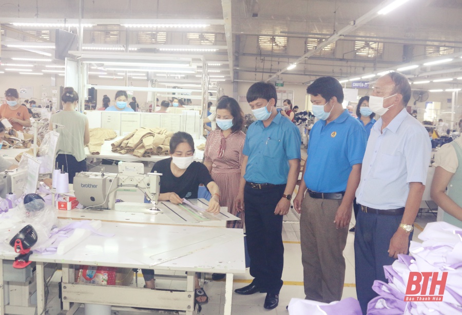 Thanh Hóa kêu gọi doanh nghiệp mua vắc - xin phòng COVID-19 cho công nhân, lao động