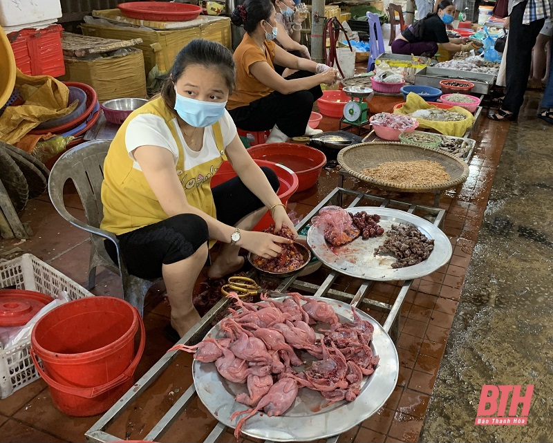 Nỗi lo mất an toàn thực phẩm tại các chợ dân sinh