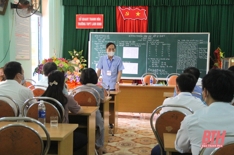 Phó Chủ tịch UBND tỉnh Đầu Thanh Tùng kiểm tra công tác tổ chức thi vào lớp 10 THPT tại Thường Xuân và Thọ Xuân