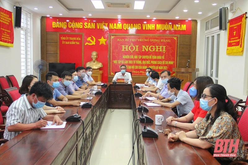 Hội nghị nghiên cứu, học tập chuyên đề toàn khóa về “Học tập và làm theo tư tưởng, đạo đức, phong cách Hồ Chí Minh”